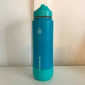 Thermo Flask 24 ounce double wall insulated non Slip Sleeve Turquoise Blue